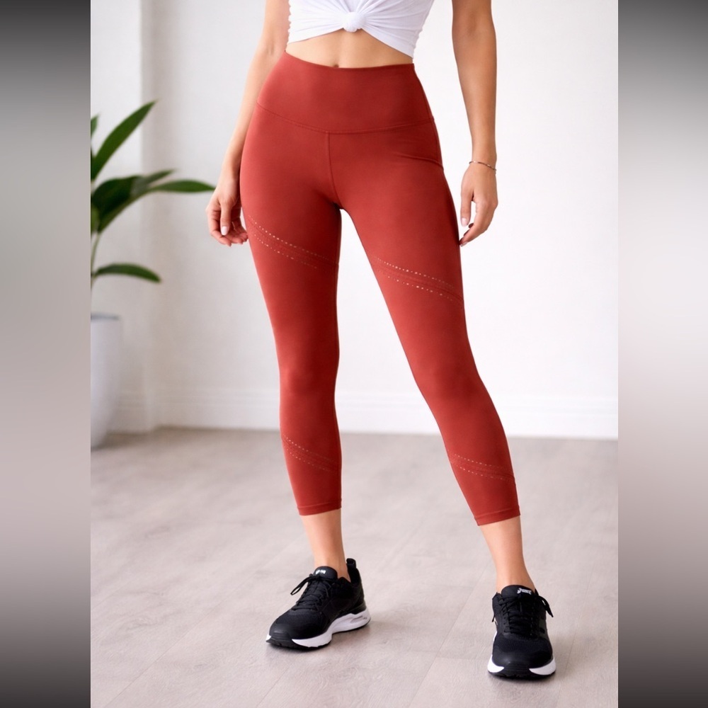 Athleta Red It's A Wrap 7/8 Tight Leggings Size Medium 54246